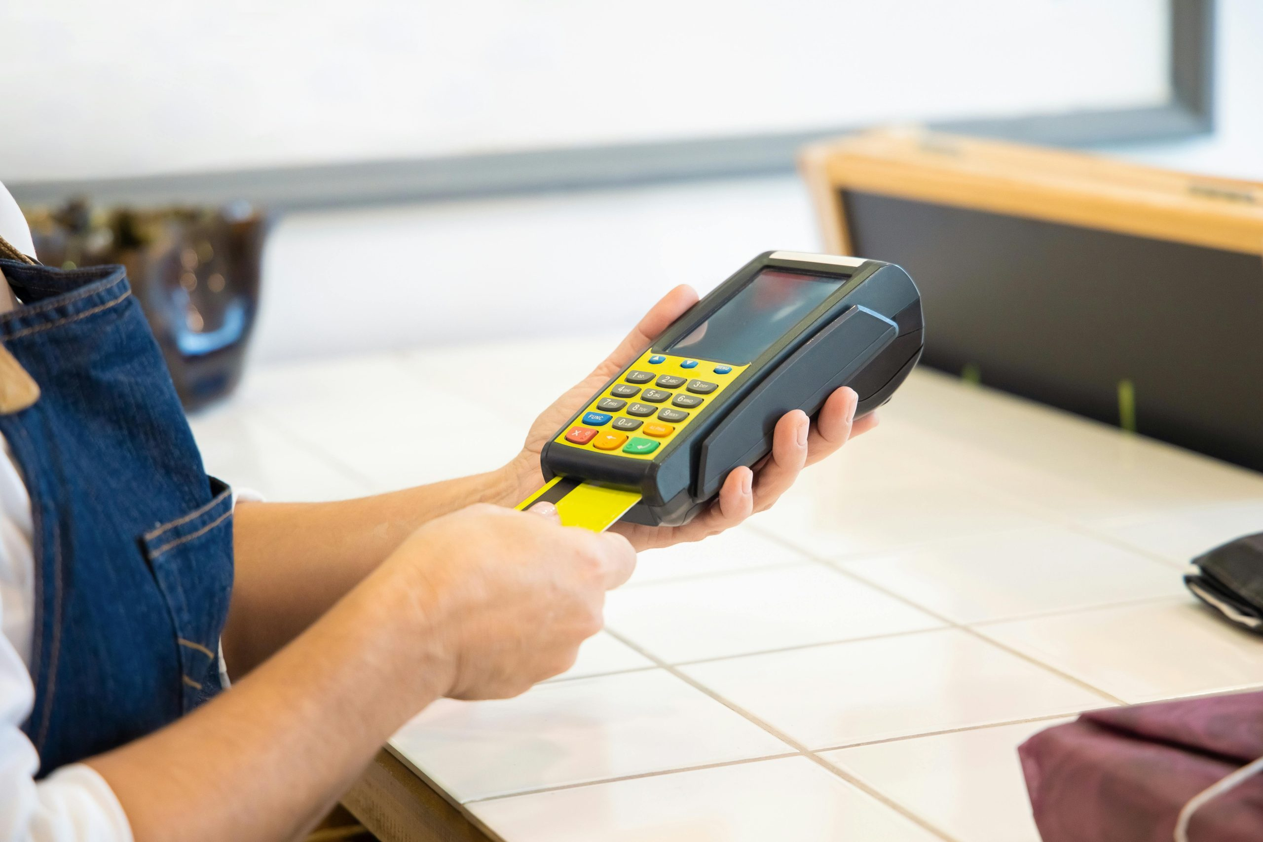 The Role of Digital Wallets and Contactless Payments in Retail