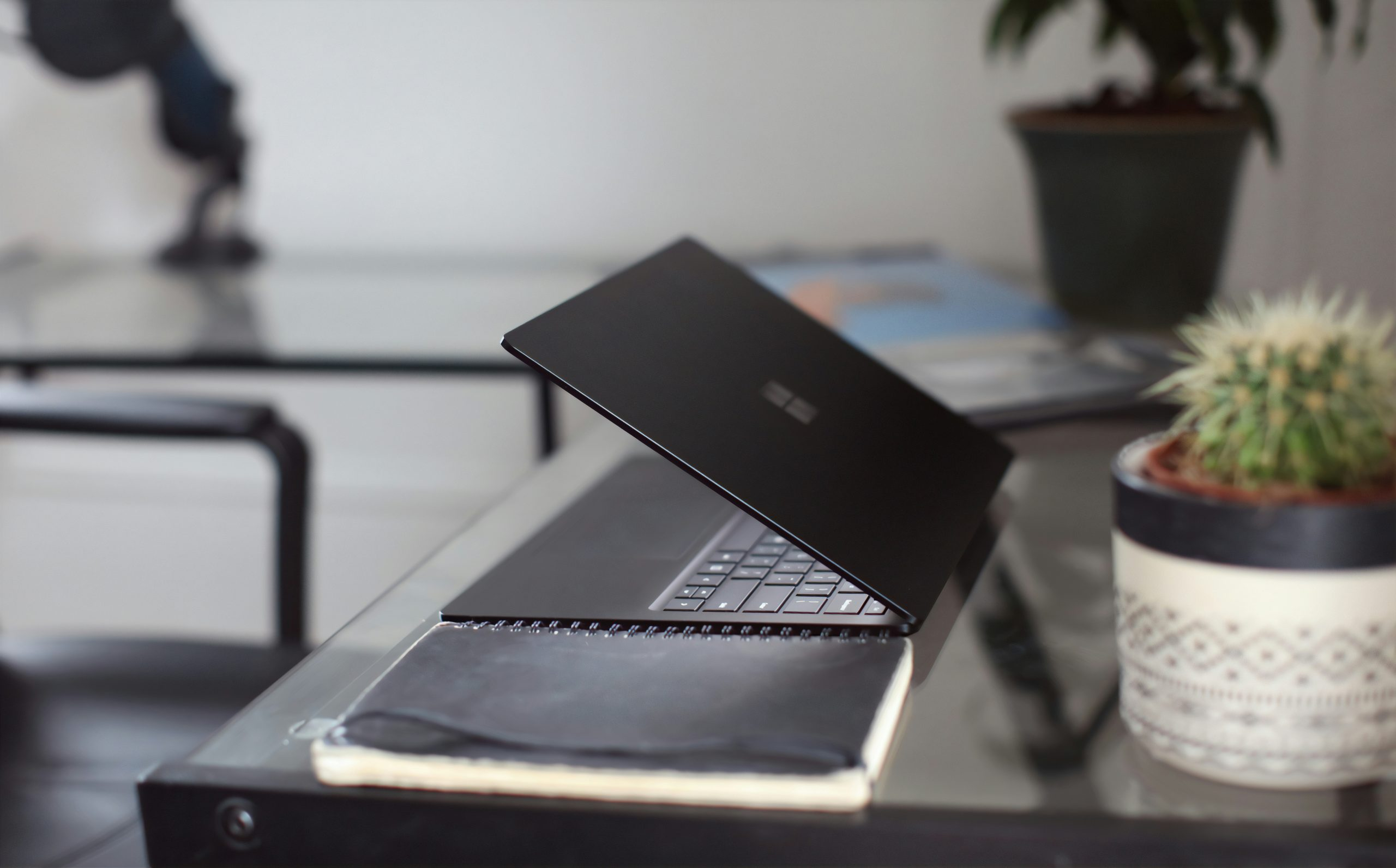 The Unseen Engineering That Makes Thin Laptops Possible Today